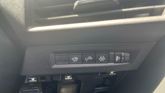 Vauxhall Frontera 1.2 Hybrid [110] Ultimate 5dr e-DCT6 Petrol Estate - Image 24